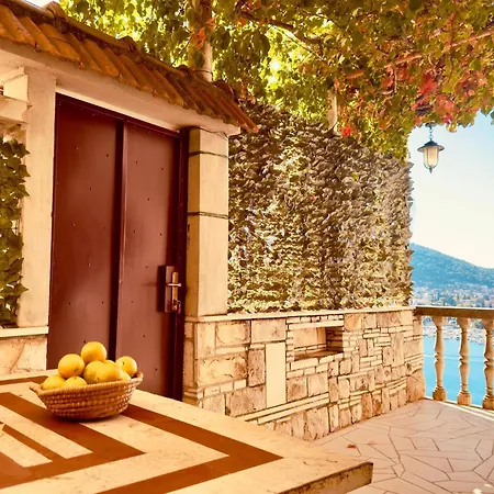 Spacious Stone With Sea Views Casa vacanze *