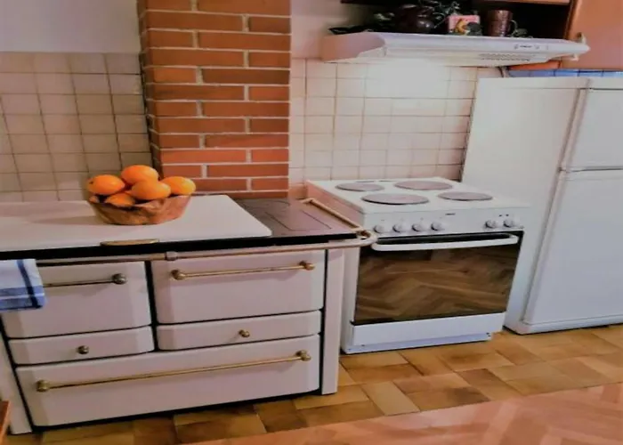 別荘 Spacious Stone With Sea Views