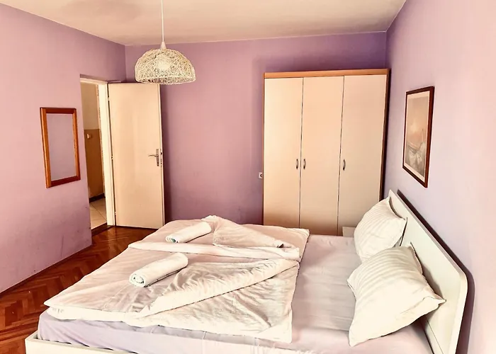 Spacious Stone With Sea Views