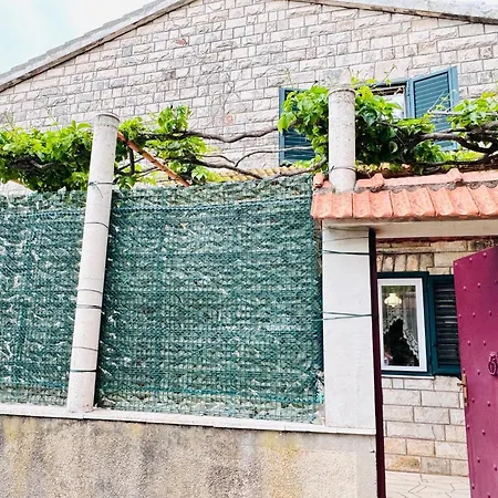 Spacious Stone With Sea Views