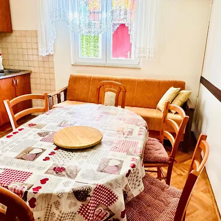 Spacious Stone With Sea Views بيت للعطل *