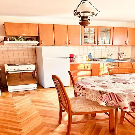 Spacious Stone With Sea Views Tatil Evi