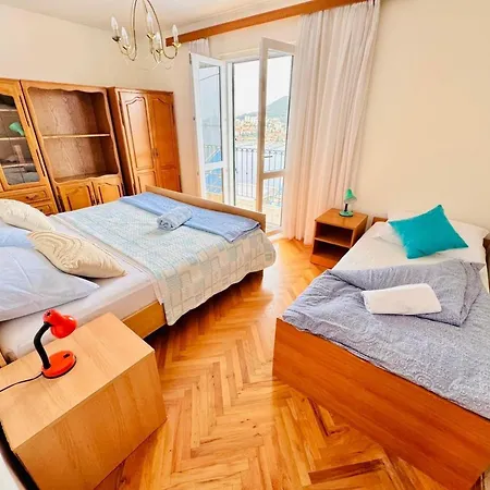 Дом отдыха Spacious Stone With Sea Views *