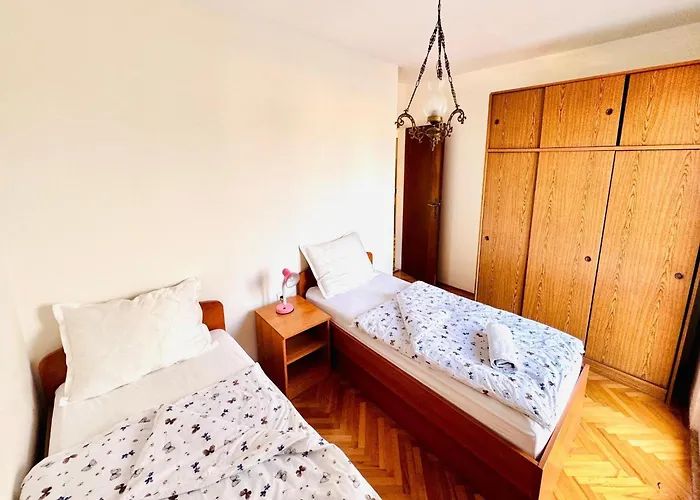 Spacious Stone With Sea Views بيت للعطل