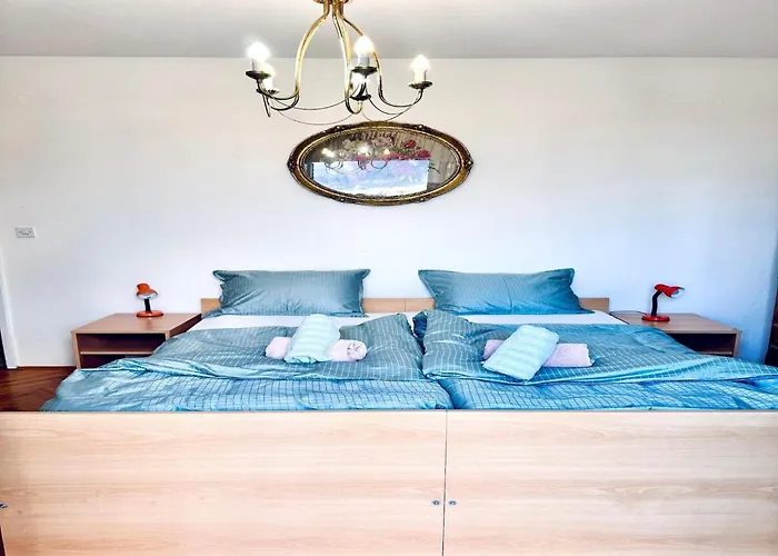 Spacious Stone With Sea Views بيت للعطل *