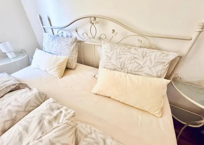 بيت للعطل Spacious Stone With Sea Views