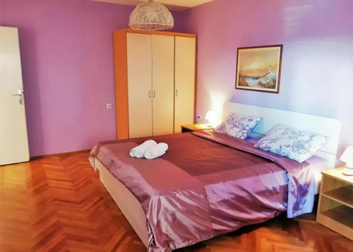 Spacious Stone With Sea Views